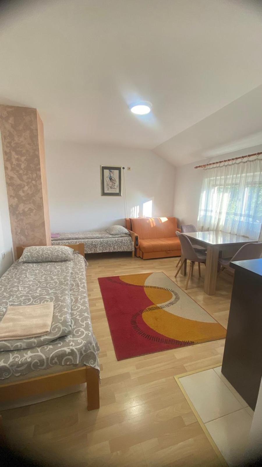 Nais Apartment